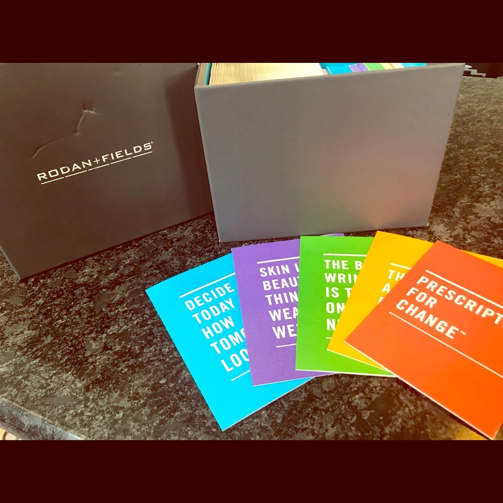 Rodan & Fields Set of 100 Note Cards
